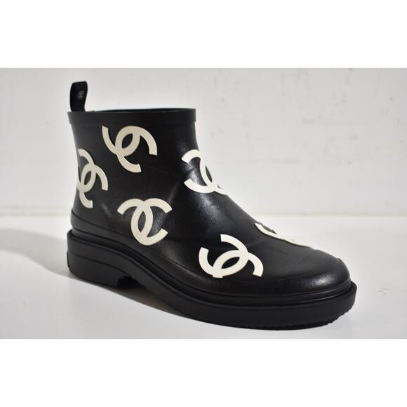 Chanel 23A Black White All Over Logo Rubber CC Low Top Short Ankle Rain Boots 39 - Picture 4 of 11